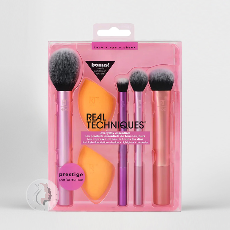 real-techniques-everyday-essentials-makeup-brush-set ست براش 6 تیکه ریل تکنیک با پد آرایشی